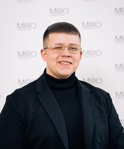 Kamil Cyplik vom Miro Hair & Beauty Team
