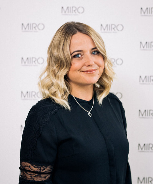 Kathrin Felsch vom Miro Hair & Beauty Team